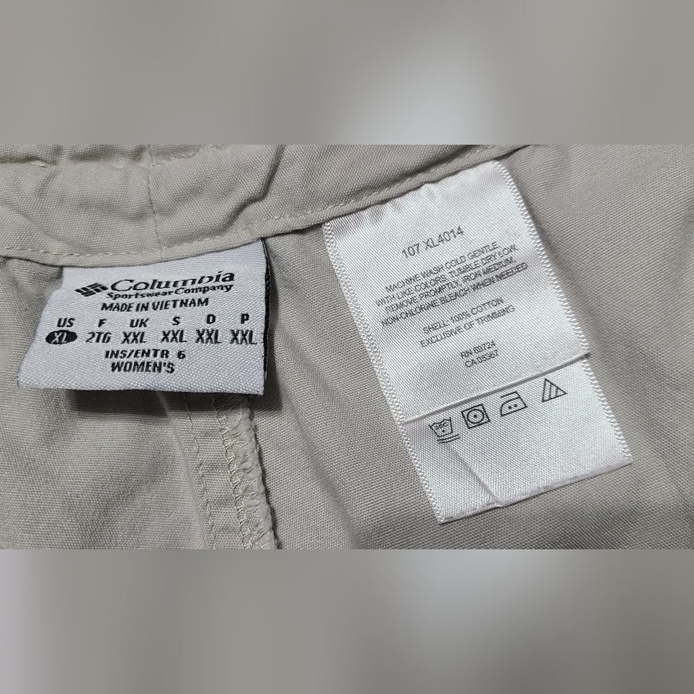 Columbia | women's cotton tan beige creme neutral khaki shorts flat front - Picture 2 of 10